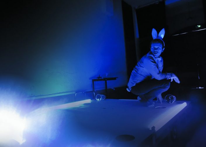 Est-ce qu’un cri de lapin qui se perd dans la nuit peut encore effrayer une carotte Antoine Wellens © Elise Sorin