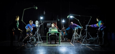 gaelle-hermant-monte-le-monde-dans-un-instant-au-theatre-studio-dalfortville